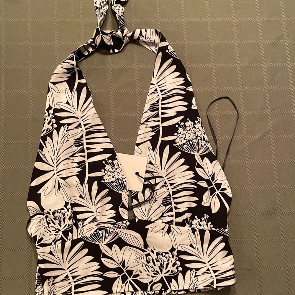 Kendall & Kylie black and white palm halter crop top size M